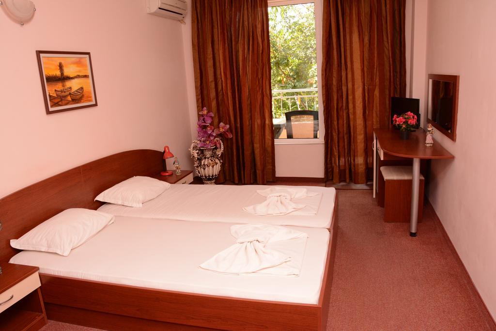 Guesthouse Kirov Равда Екстер'єр фото