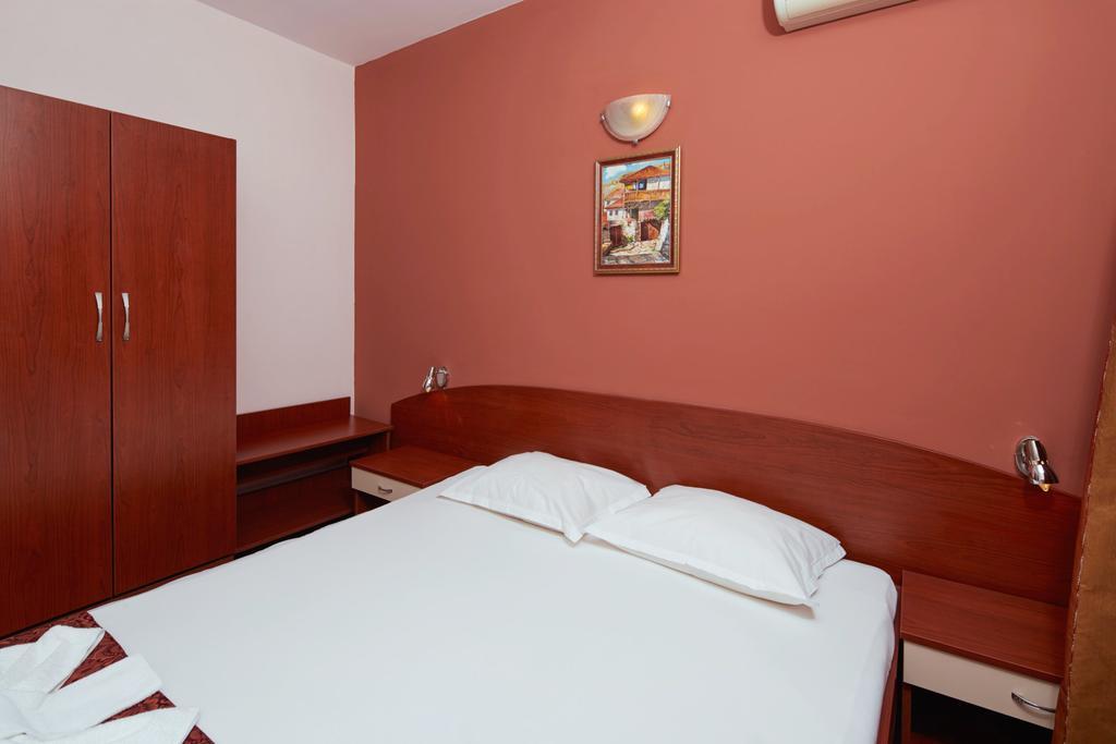 Guesthouse Kirov Равда Екстер'єр фото